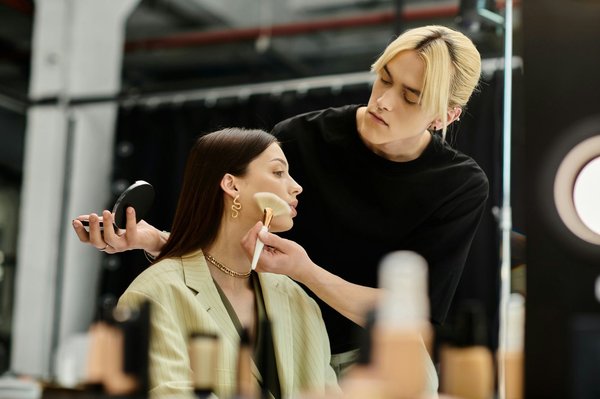 What Are the Best Tips for Styling a Linen Pantsuit for a Hot Weather Business Meeting?