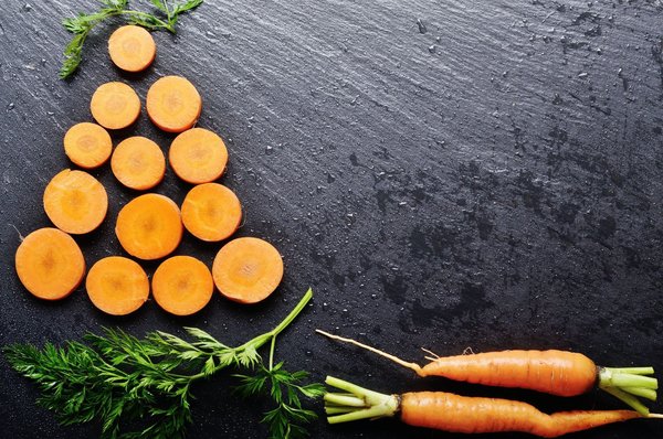 What's the Best Way to Style a Polo Shirt for a Business Casual Environment?